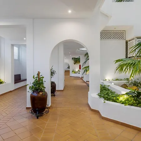 Espacioso Y Encantador En Gaviotas Apartamento