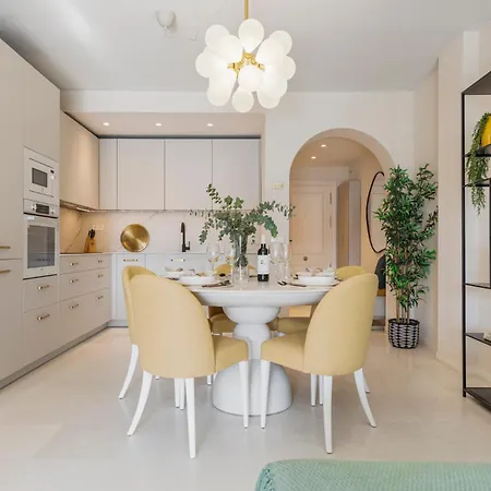 Espacioso Y Encantador En Gaviotas Apartamento