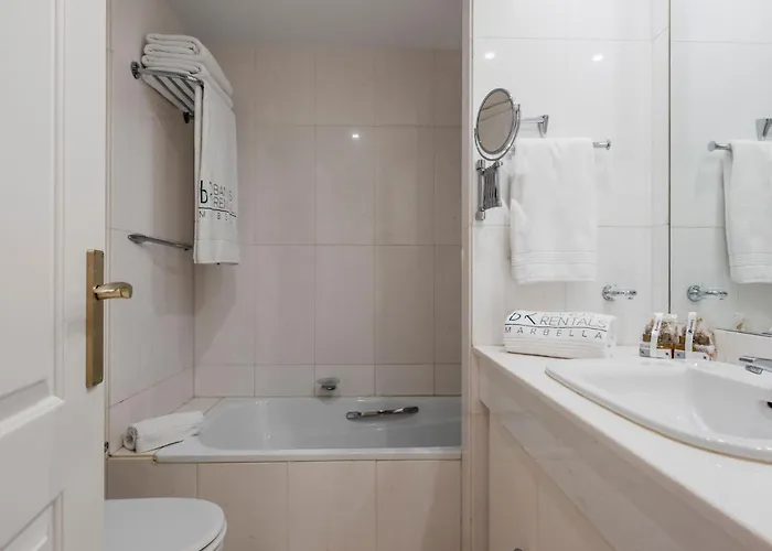 Espacioso Y Encantador En Gaviotas Apartamento Marbella