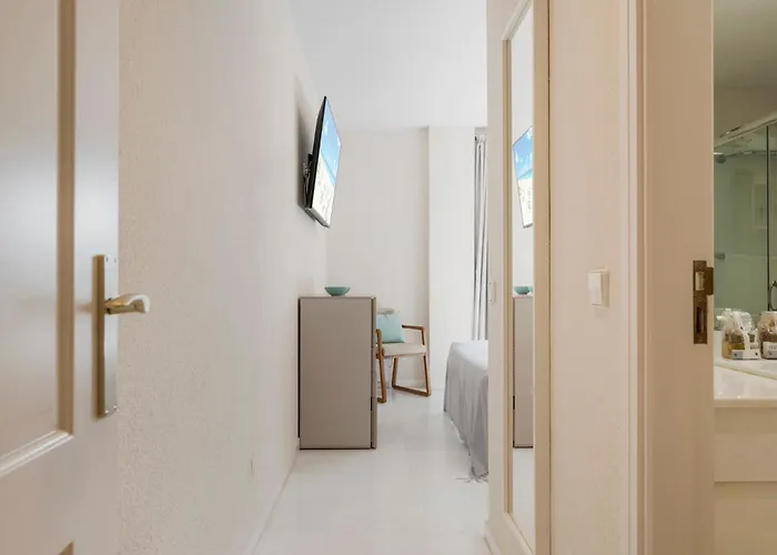 Espacioso Y Encantador En Gaviotas Apartamento Marbella